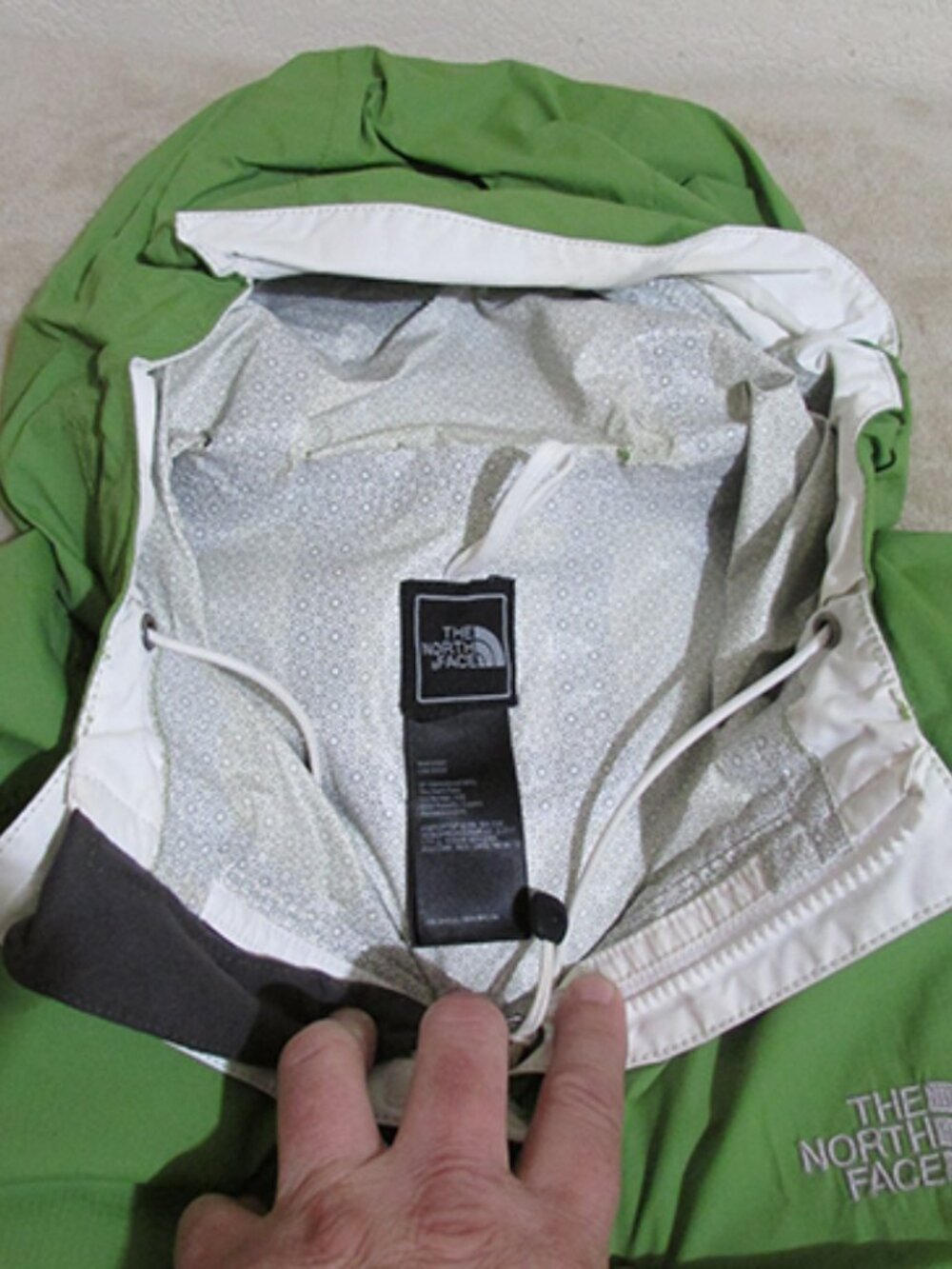 The North Face Women's Light Weight Rain Jacket HyVent DT - Size XL (H0119) - Picture 2 of 6